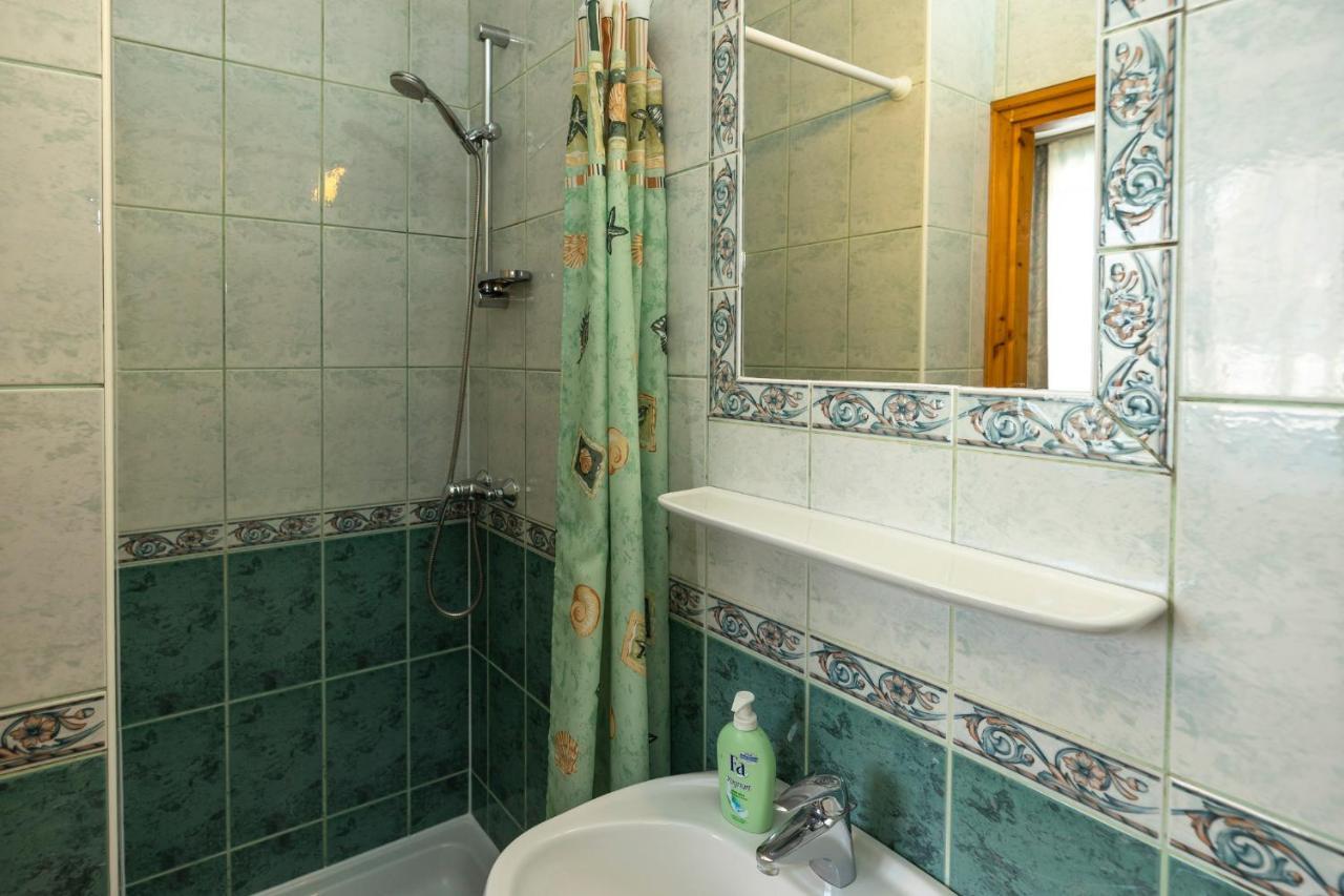 Cecey Vendeghaz Bed & Breakfast เอ็กเกอร์ ภายนอก รูปภาพ