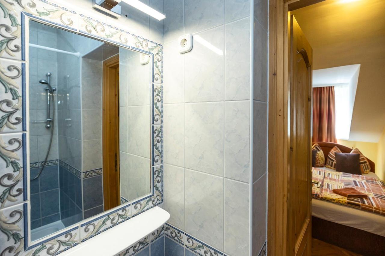 Cecey Vendeghaz Bed & Breakfast เอ็กเกอร์ ภายนอก รูปภาพ