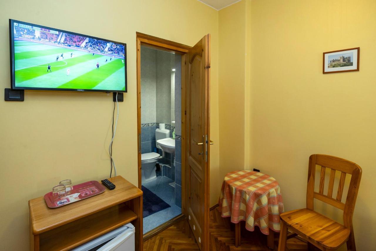 Cecey Vendeghaz Bed & Breakfast เอ็กเกอร์ ภายนอก รูปภาพ