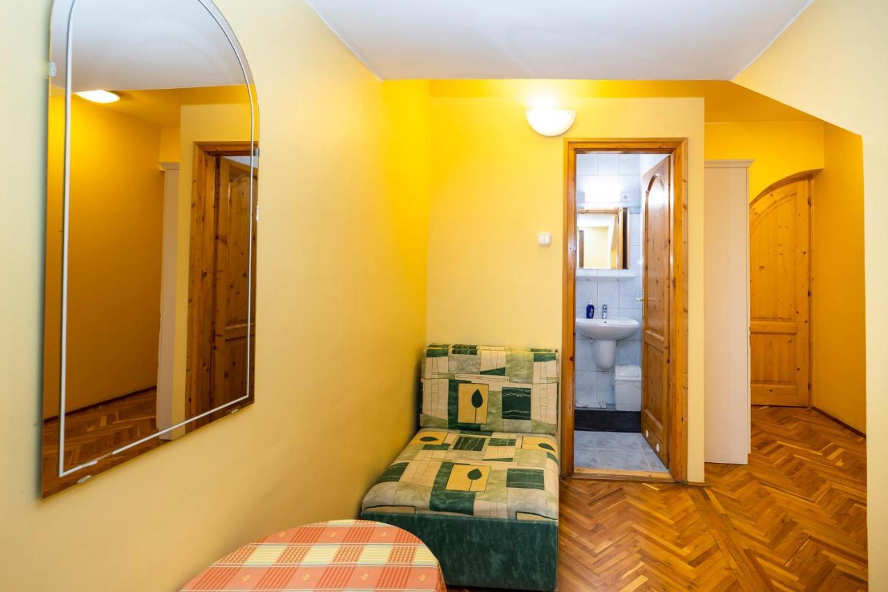 Cecey Vendeghaz Bed & Breakfast เอ็กเกอร์ ภายนอก รูปภาพ