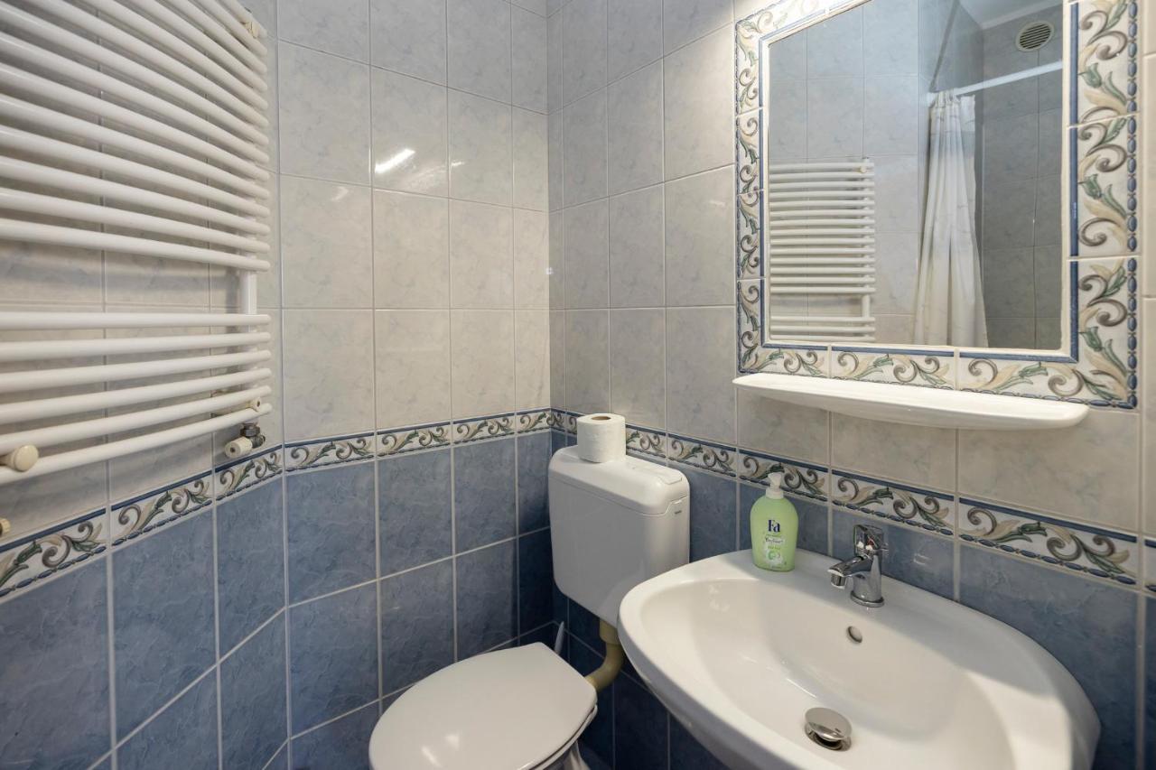 Cecey Vendeghaz Bed & Breakfast เอ็กเกอร์ ภายนอก รูปภาพ