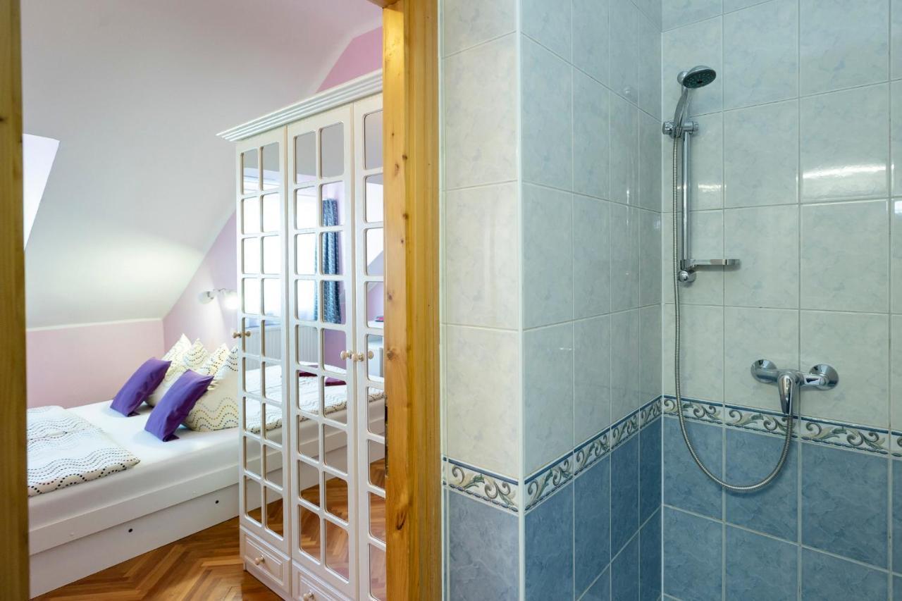 Cecey Vendeghaz Bed & Breakfast เอ็กเกอร์ ภายนอก รูปภาพ